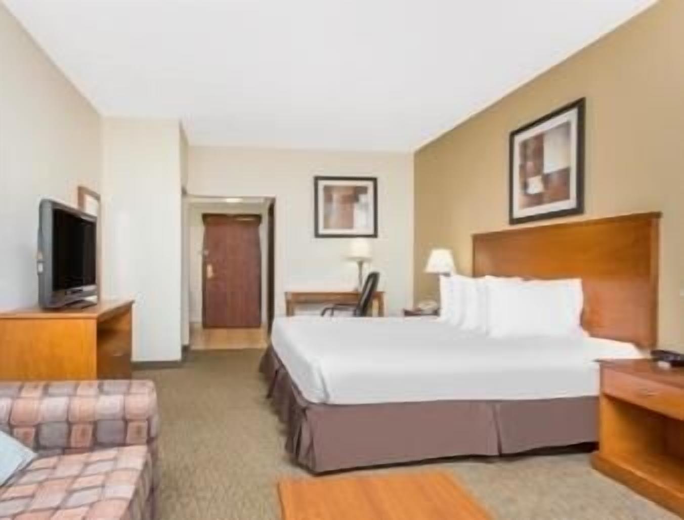 Days Inn By Wyndham Phenix City Near Fort Moore Exterior foto