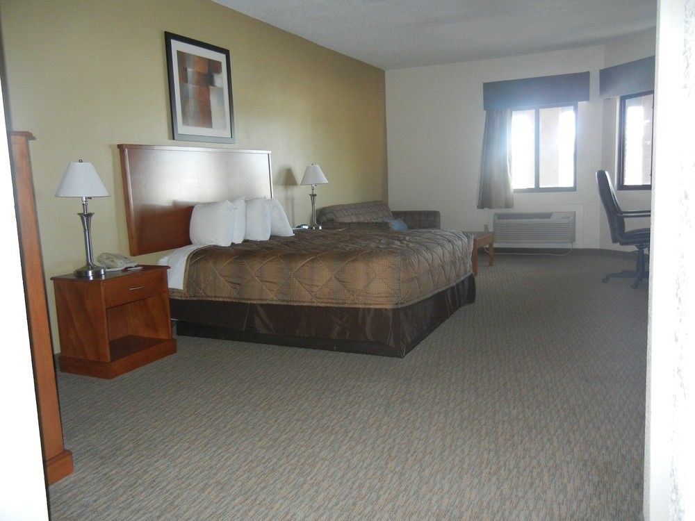 Days Inn By Wyndham Phenix City Near Fort Moore Exterior foto