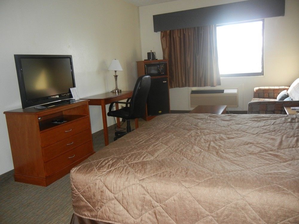 Days Inn By Wyndham Phenix City Near Fort Moore Exterior foto