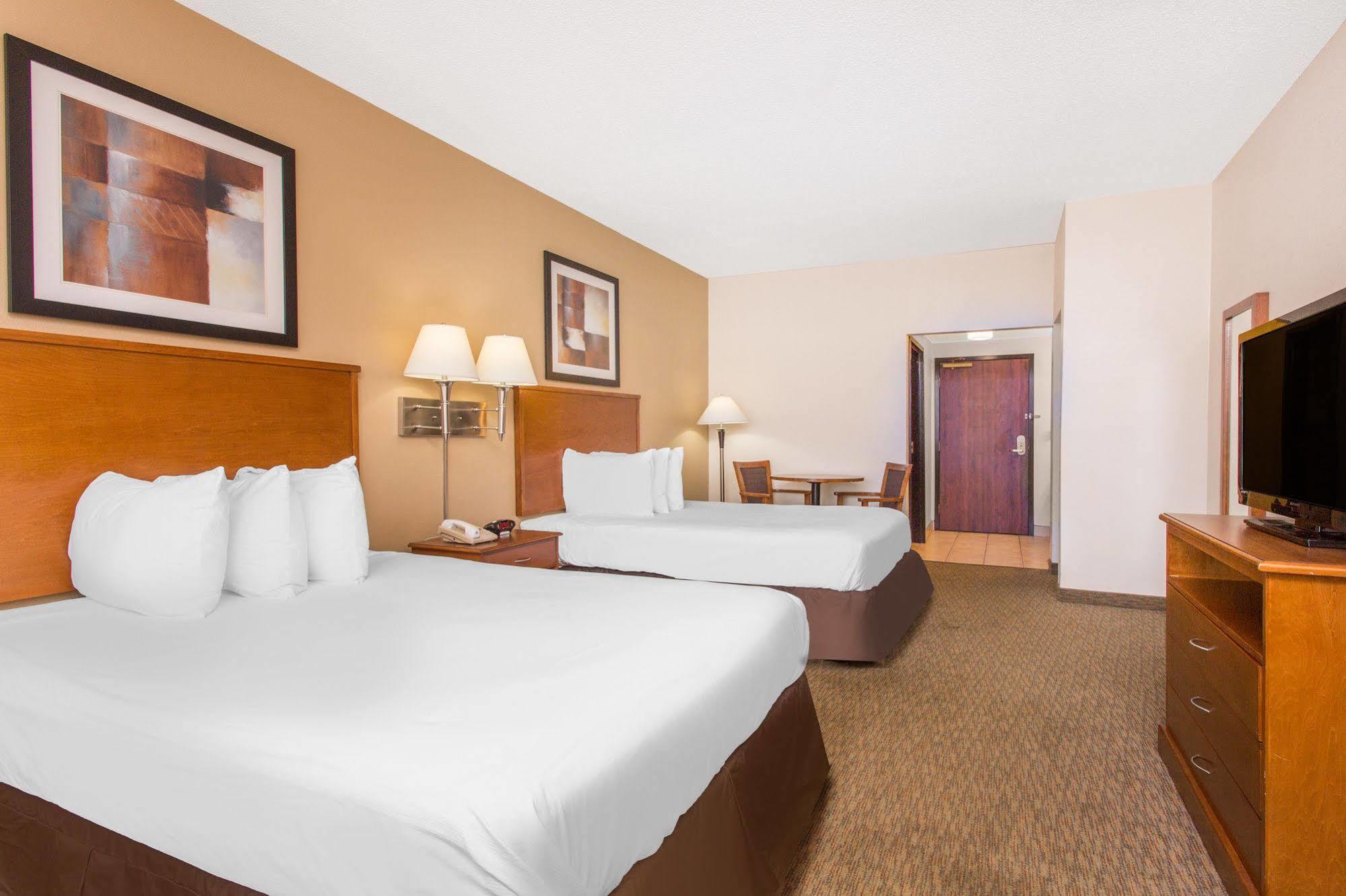 Days Inn By Wyndham Phenix City Near Fort Moore Exterior foto